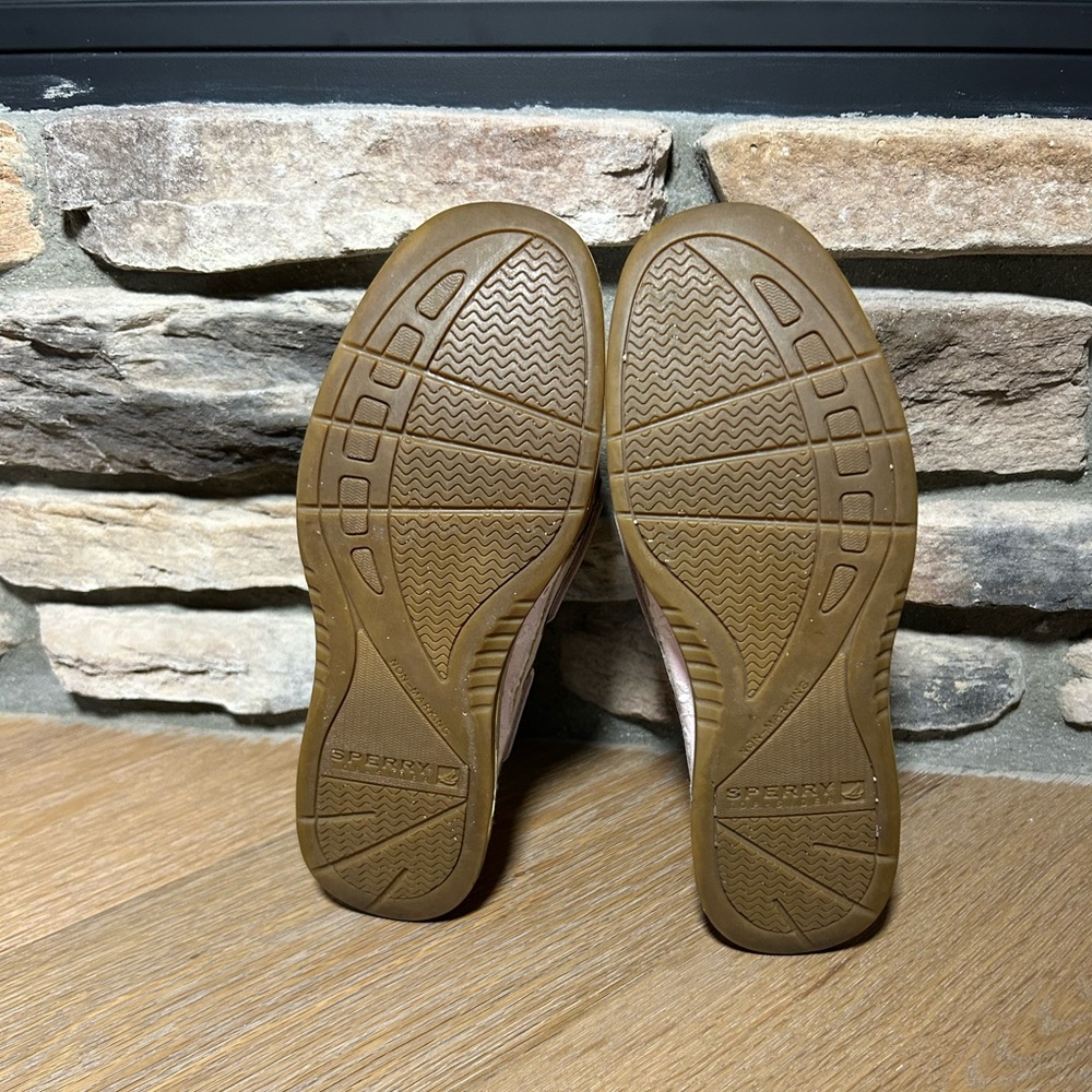 Size 5.5 Sperry shoes - Picture 7 of 8